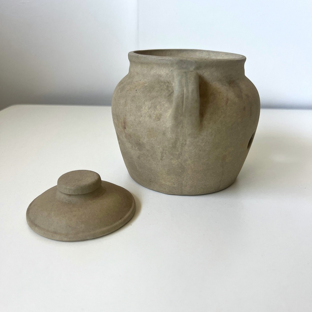Vintage Studio Pottery Stoneware Garlic Keeper Leaf Mark USA Lid Kitchen Crock - Picture 4 of 14
